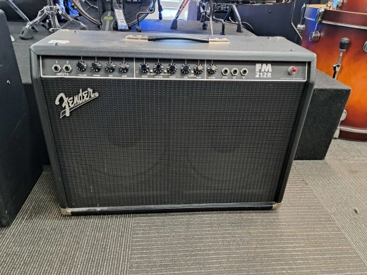 Fender FM212R